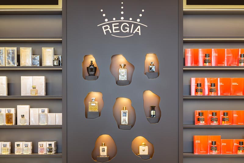 Perfumerías Regia, Muntaner 242